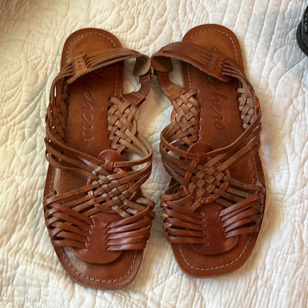 Summertime sandal!